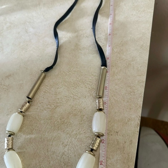 Chico’s Ellen Single Strand Necklace - Picture 5 of 6